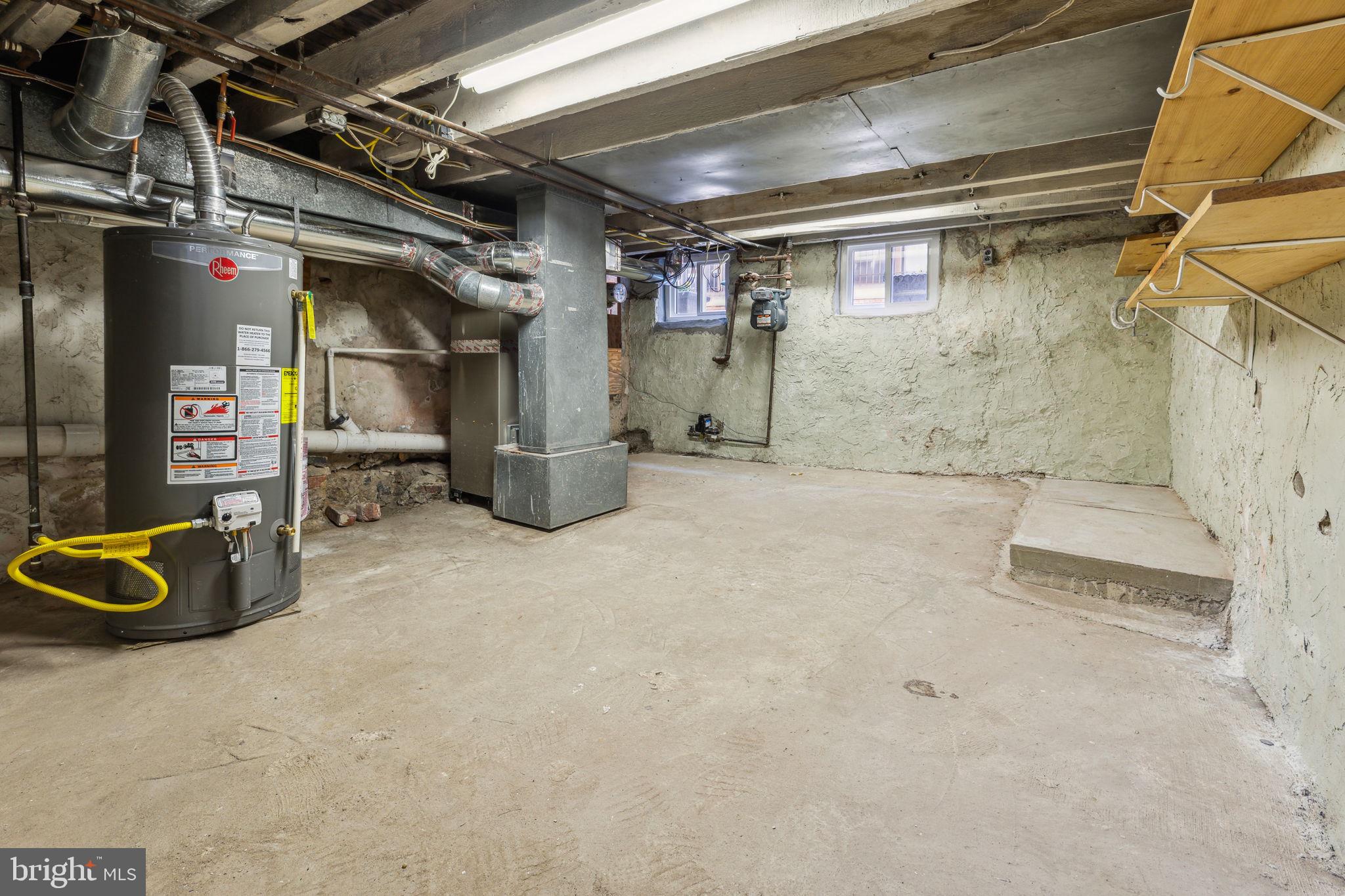 LOGAN SQUARE - Residential