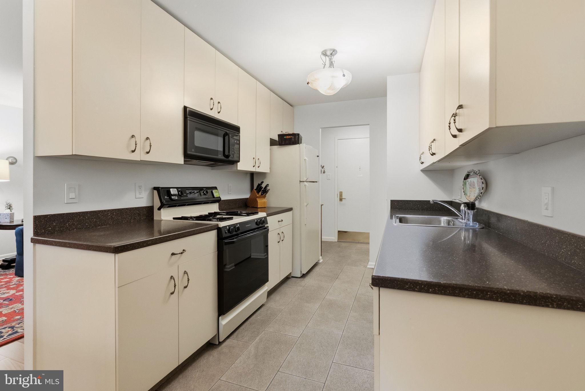 OAK HILL - Residential