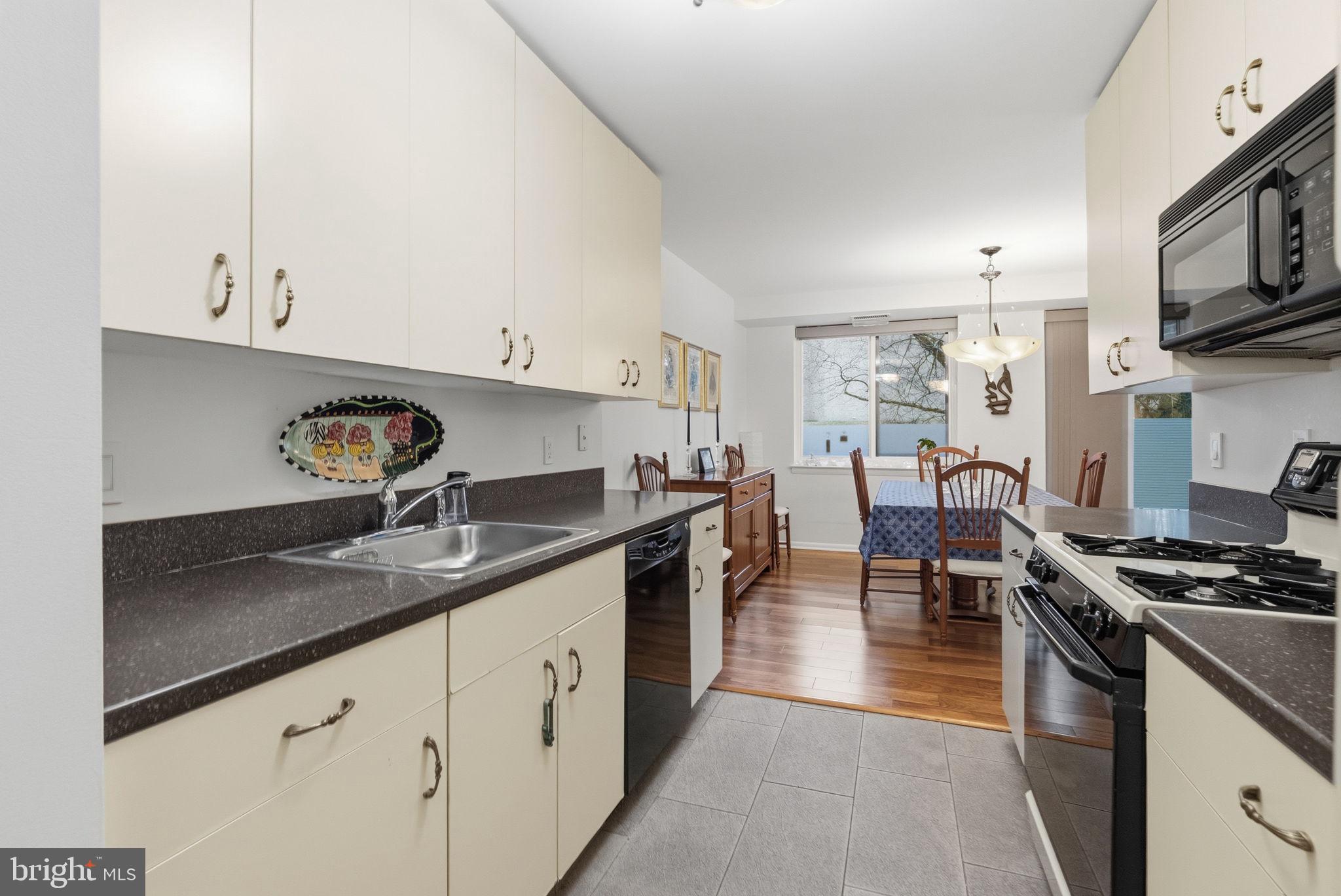 OAK HILL - Residential