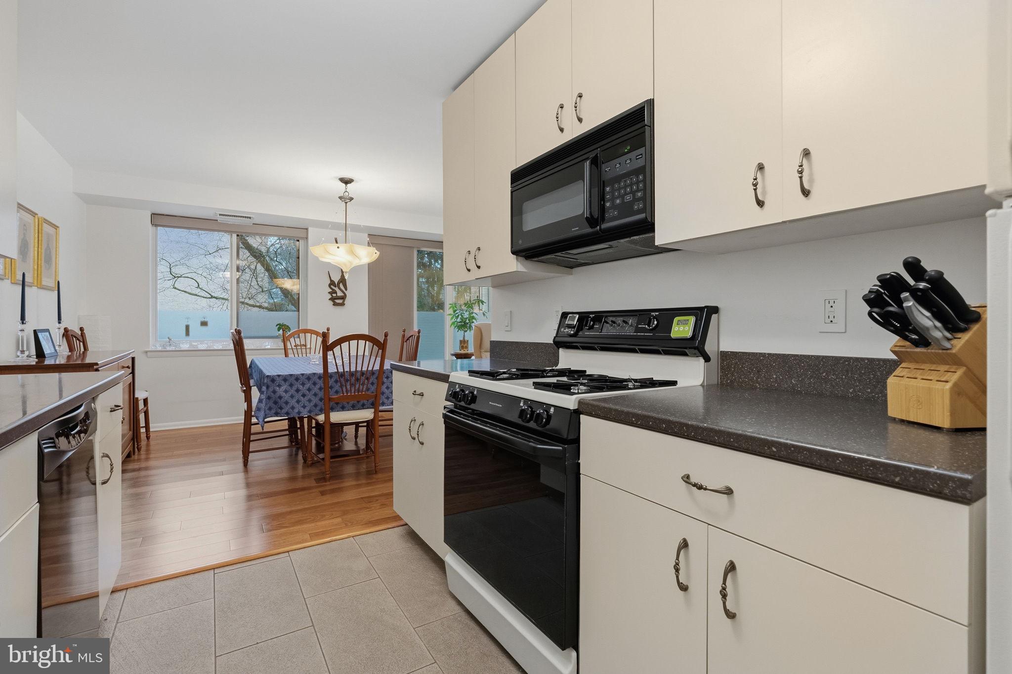 OAK HILL - Residential