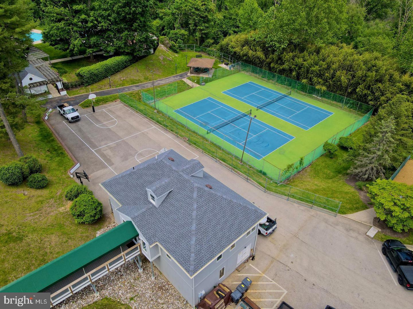 OAK HILL - Residential