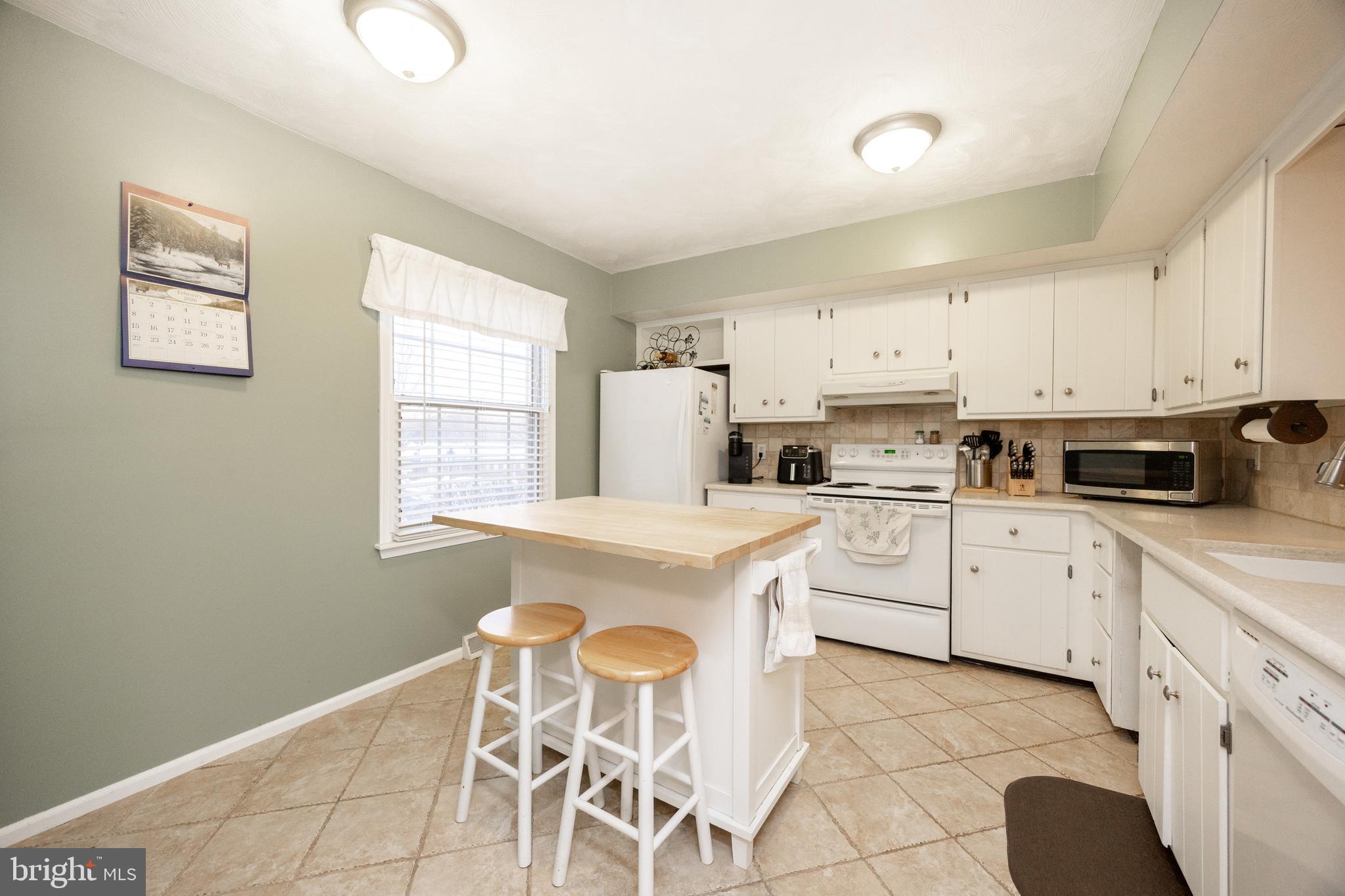 145 ROBODA BOULEVARD