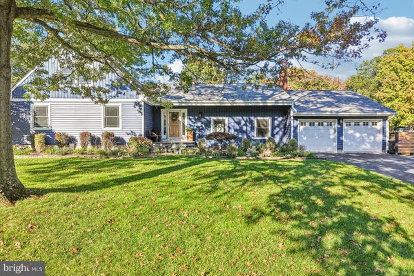 2 BEECHCROFT DR, EAST WINDSOR, NJ 08520 - Image 31bd486e1ea2b3ee8360bc12ee7a043c/1798456804
