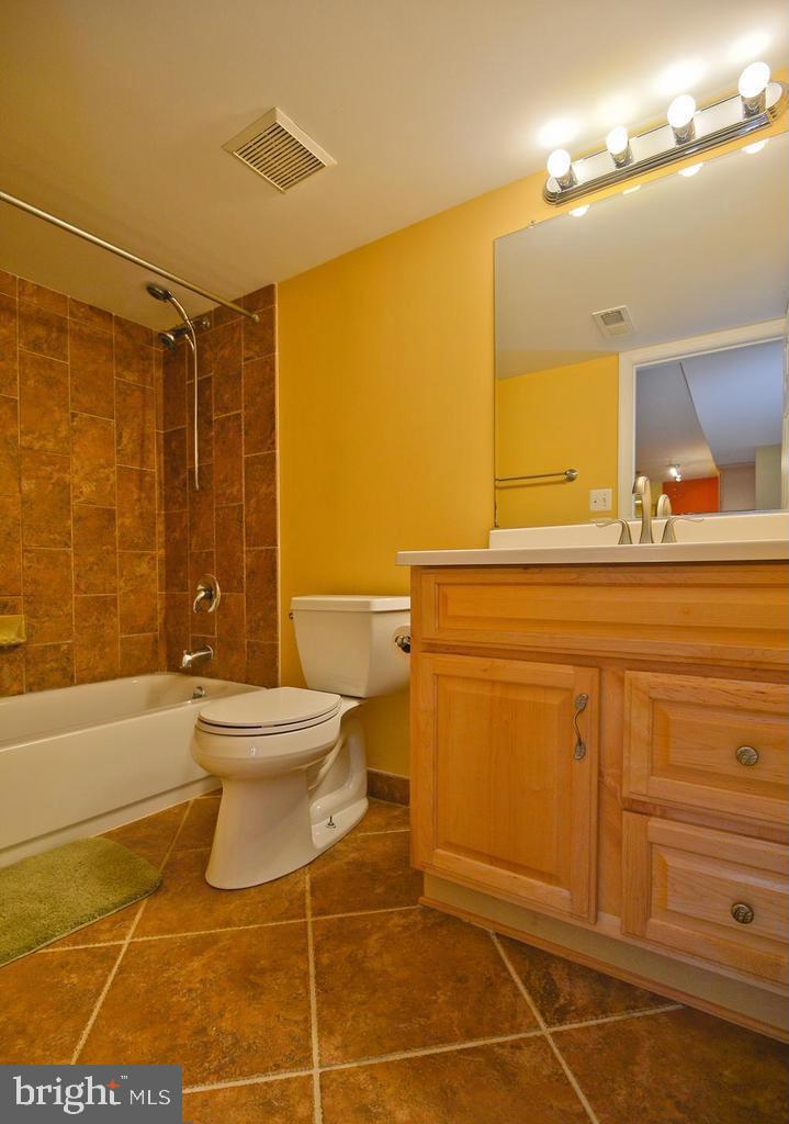 MIDDLETON FARM - Residential Lease