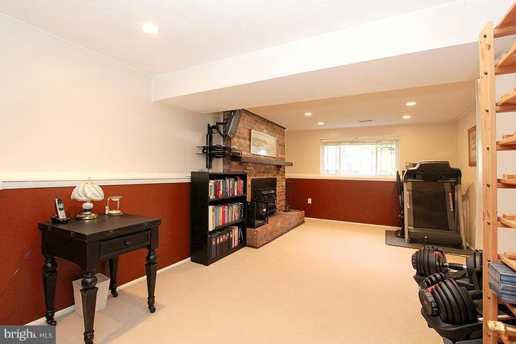 NEWINGTON FOREST - Residential