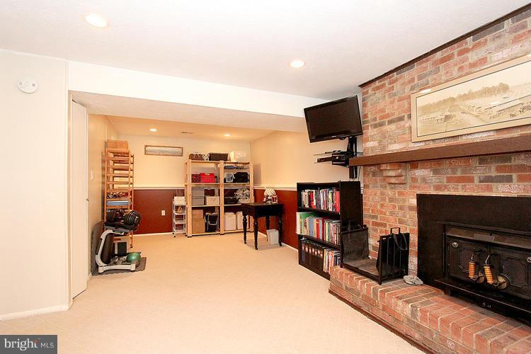 NEWINGTON FOREST - Residential