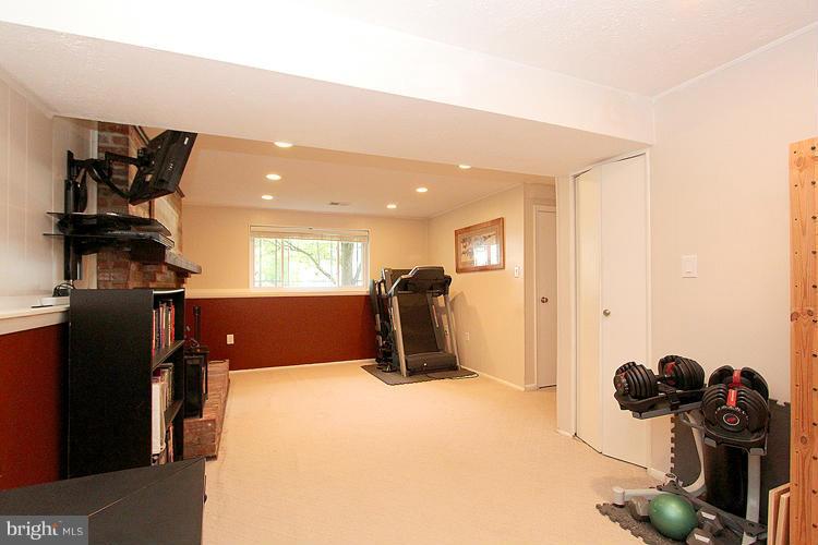 NEWINGTON FOREST - Residential