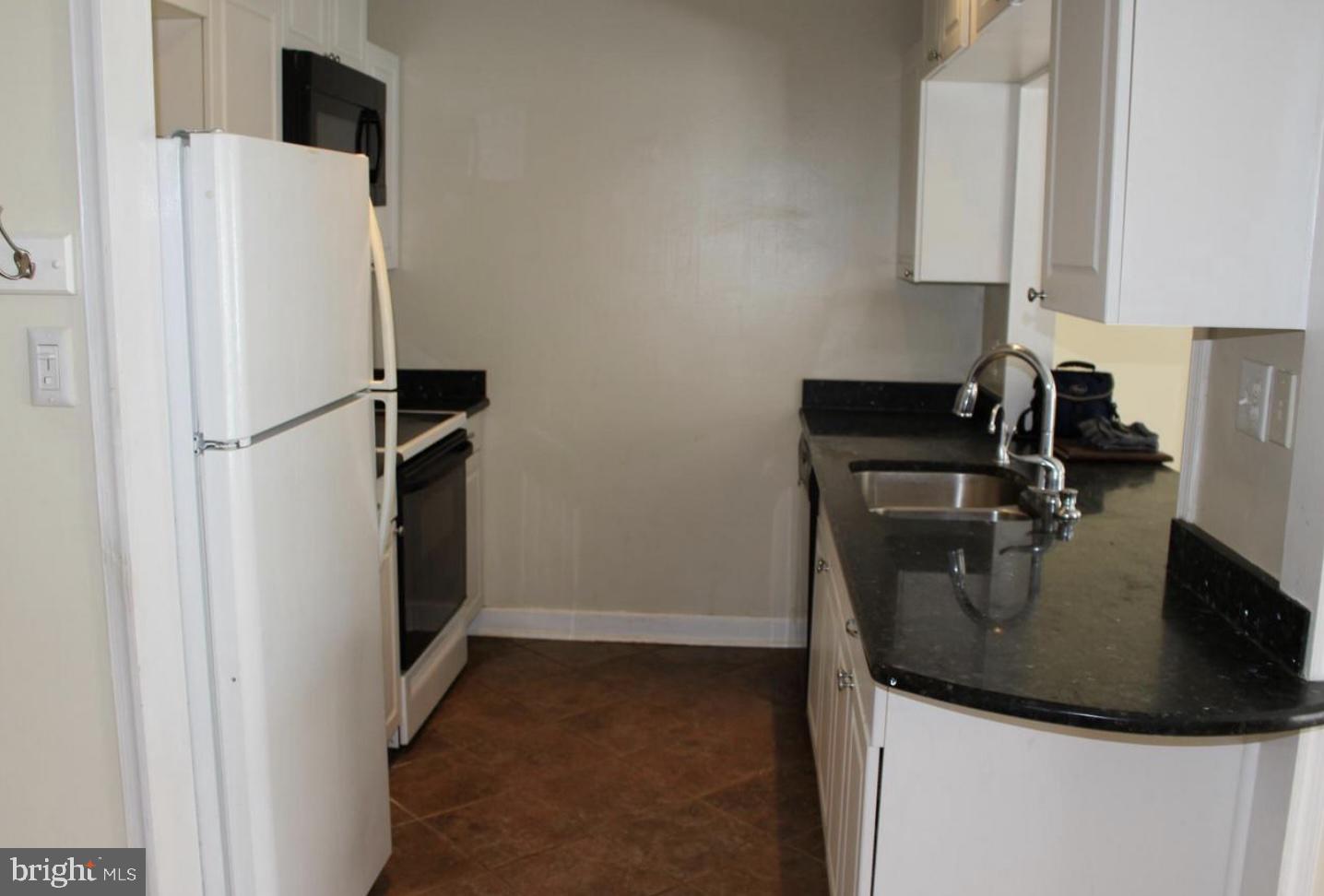 LAKESHORE - Residential Lease