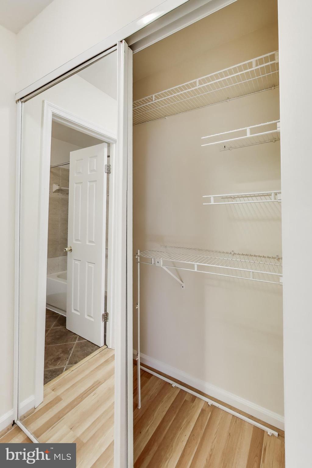 LAKESHORE - Residential Lease