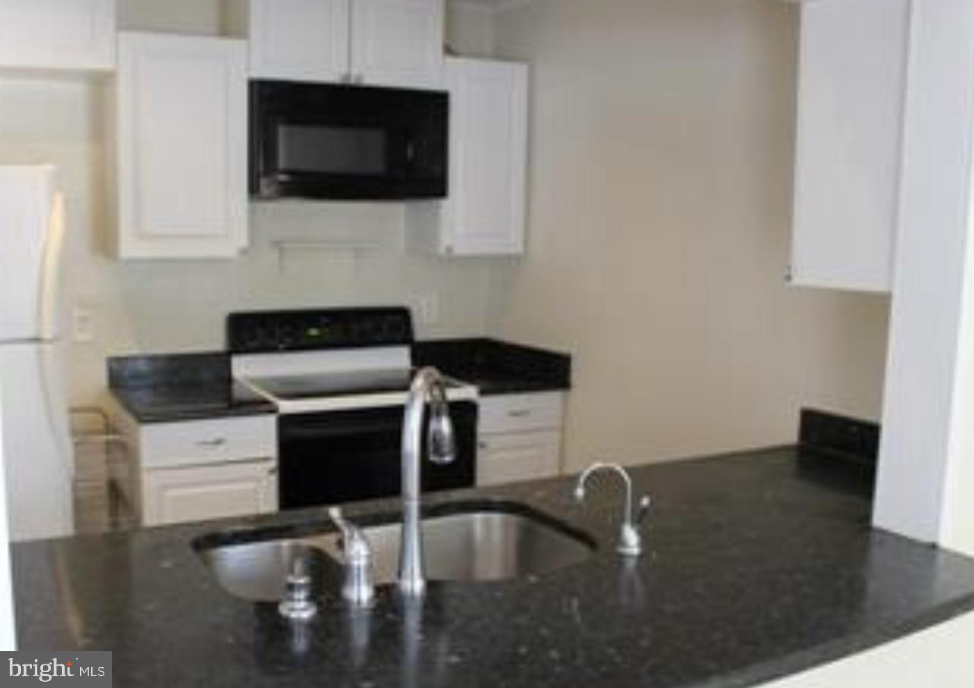 LAKESHORE - Residential Lease