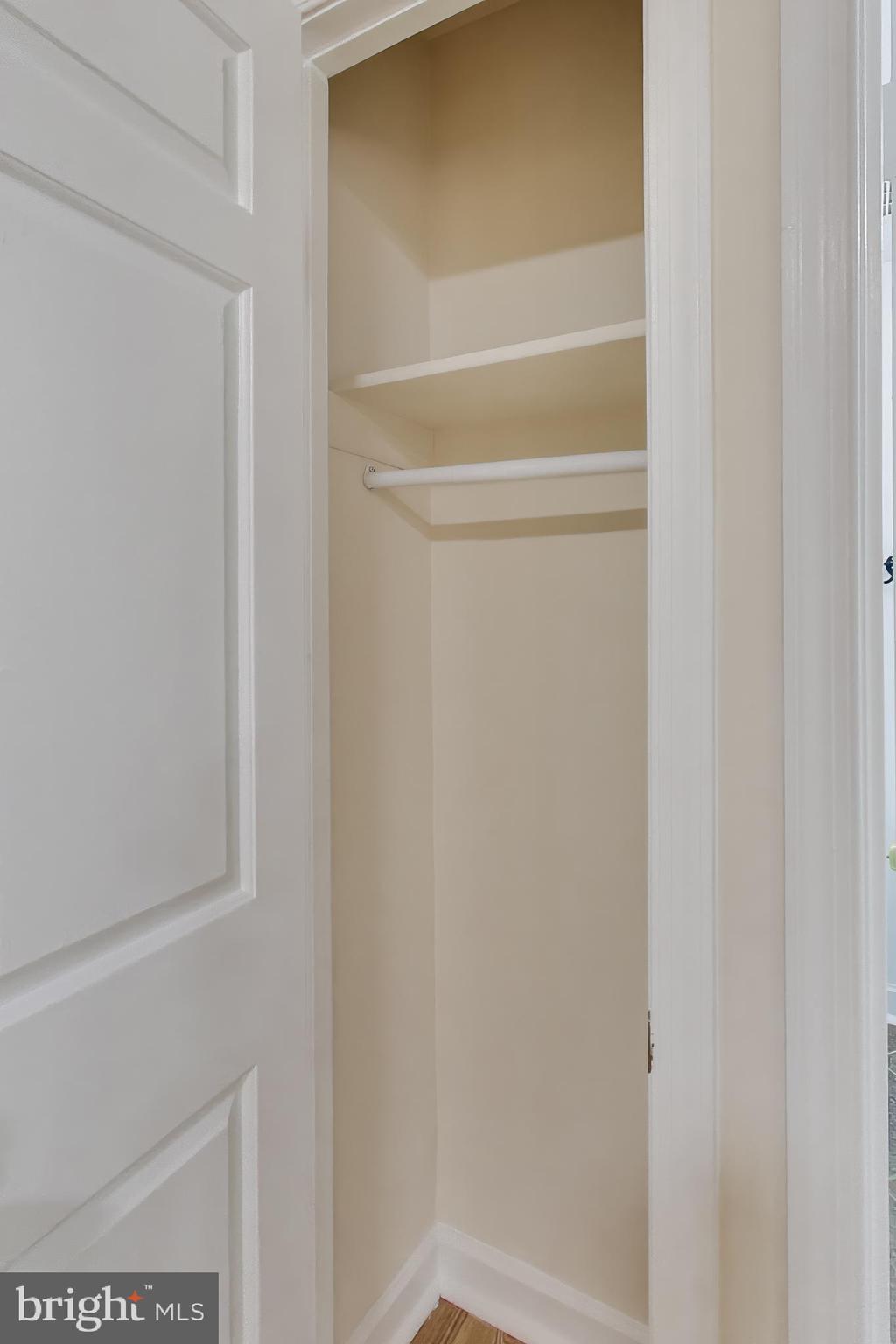 LAKESHORE - Residential Lease