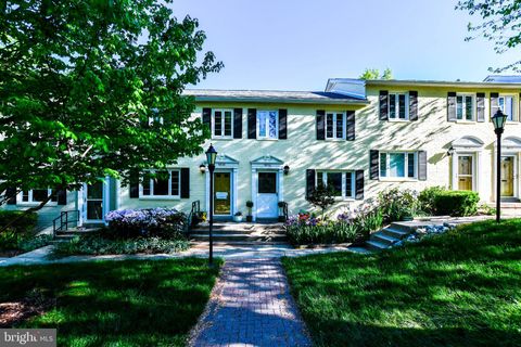 9828 HOLLOW GLEN PLACE 2560 SILVER SPRING MD 20910