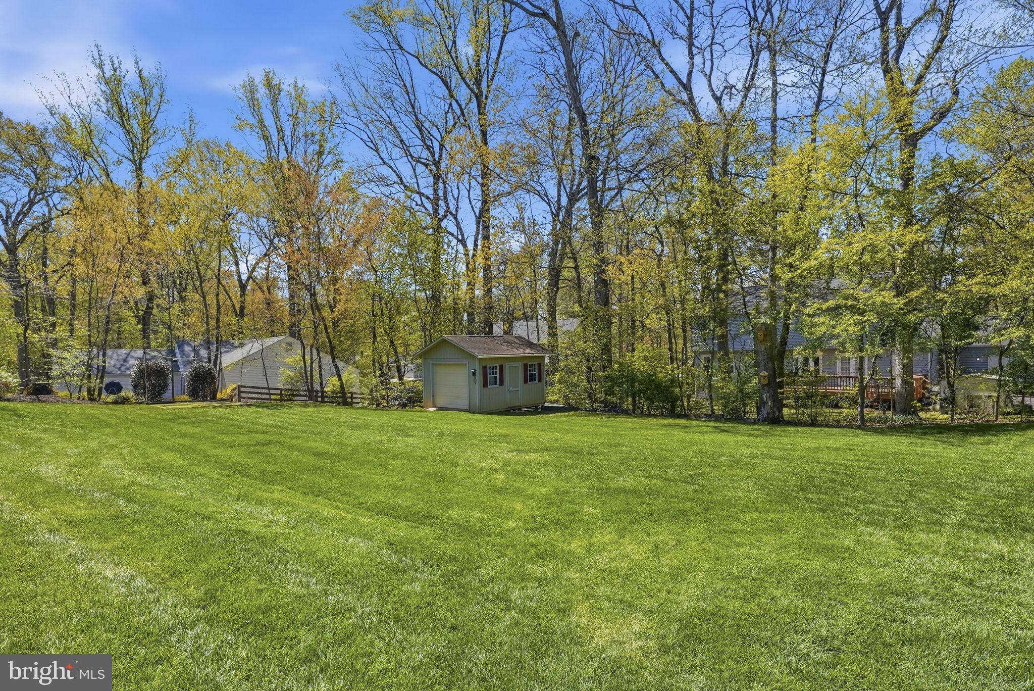 LEE PINES - Residential