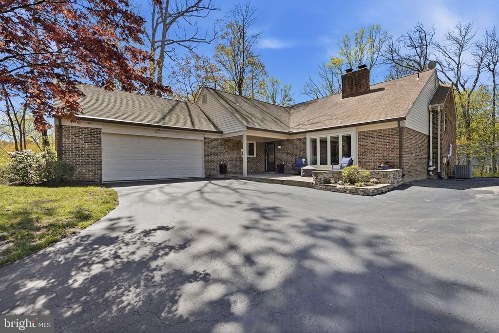 Photo of 5006 Pheasant Ridge Road, FAIRFAX, VA 22030 (MLS # VAFX2300496)