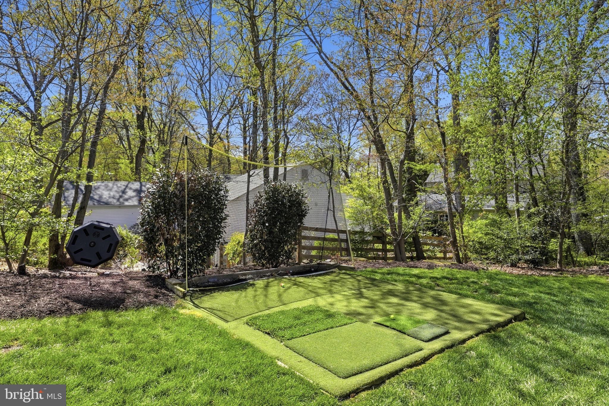 LEE PINES - Residential