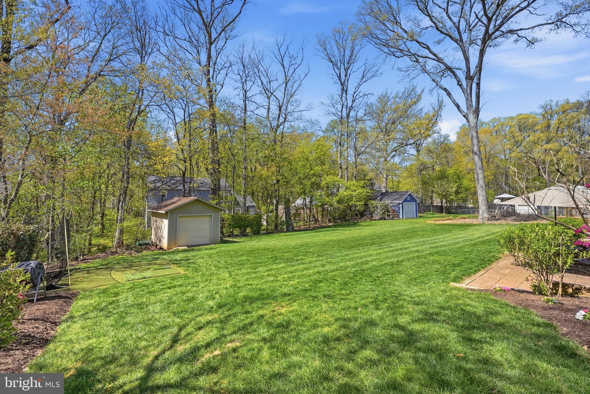 LEE PINES - Residential