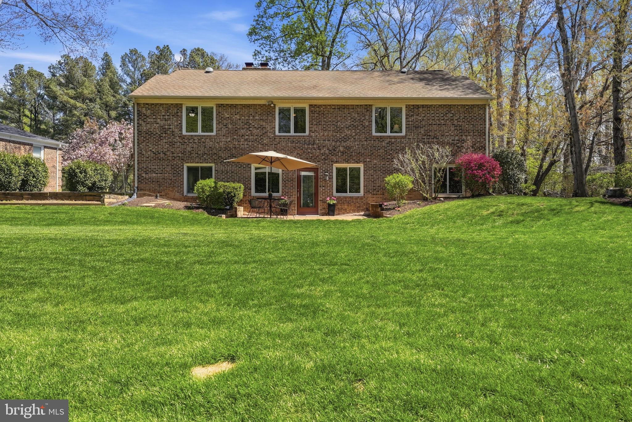 LEE PINES - Residential