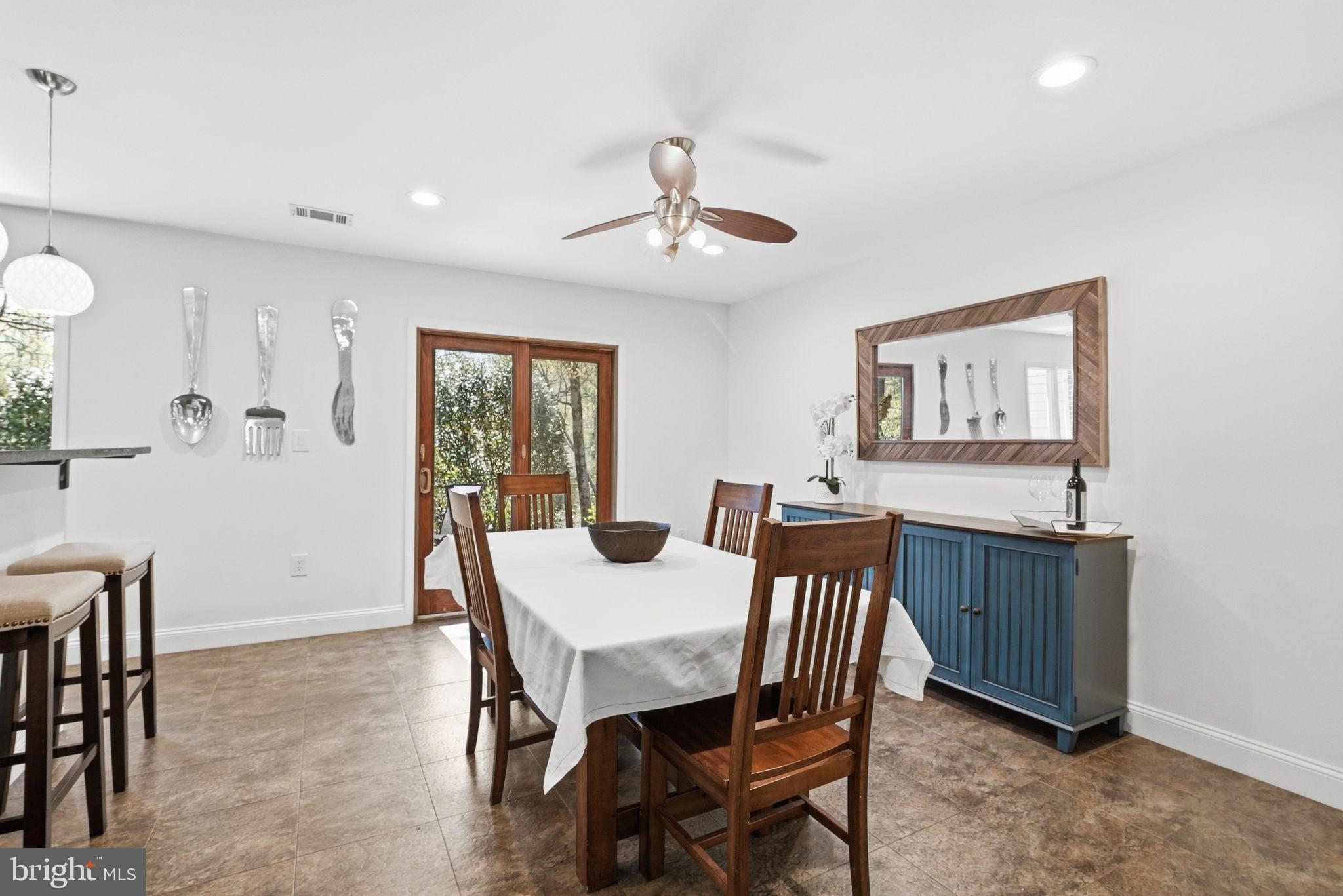 LEE PINES - Residential