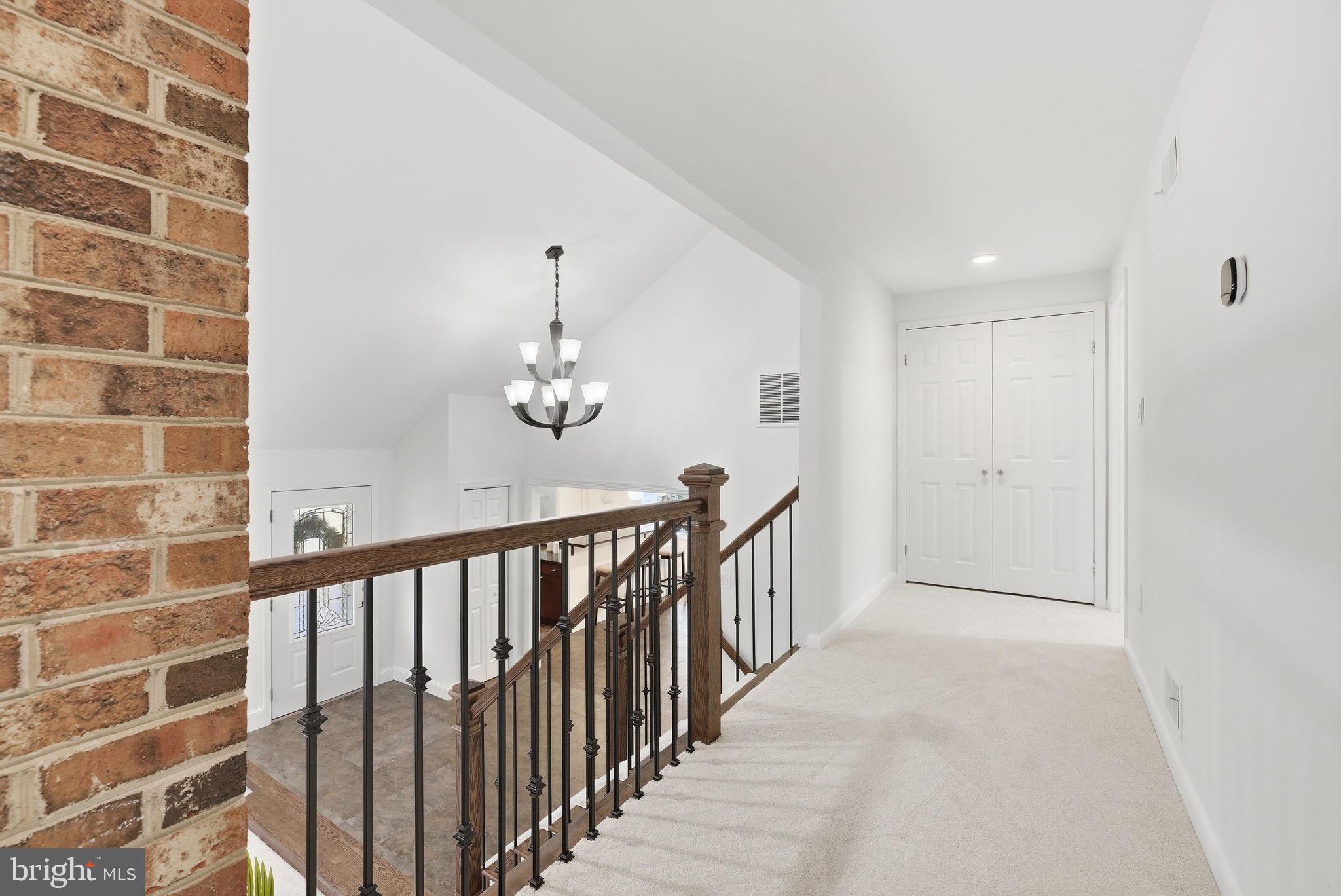 LEE PINES - Residential