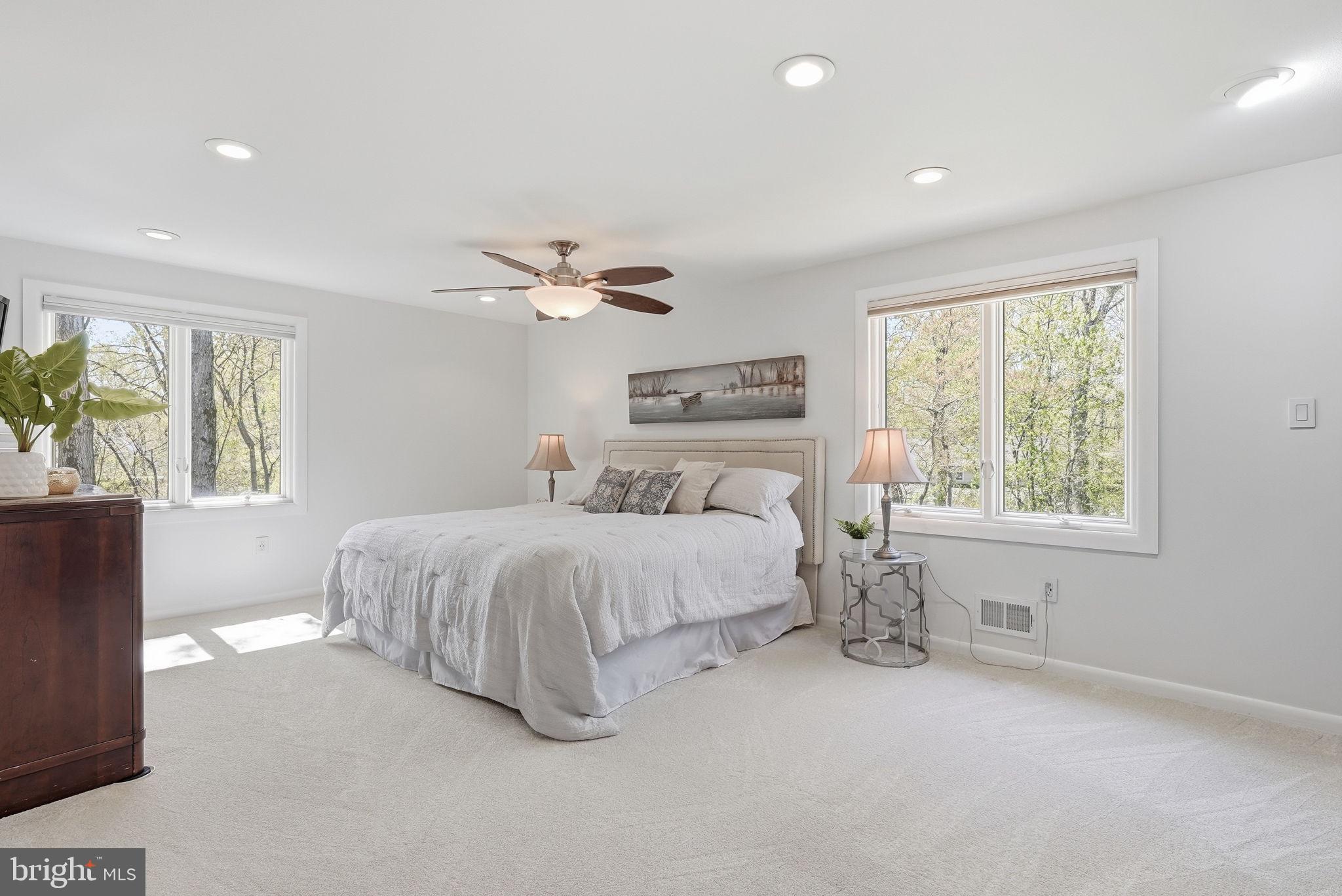 LEE PINES - Residential