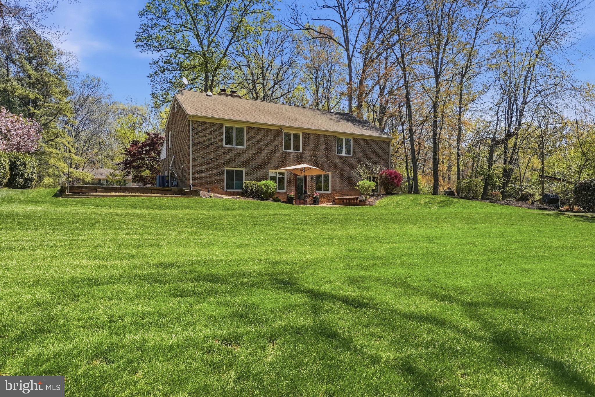 LEE PINES - Residential