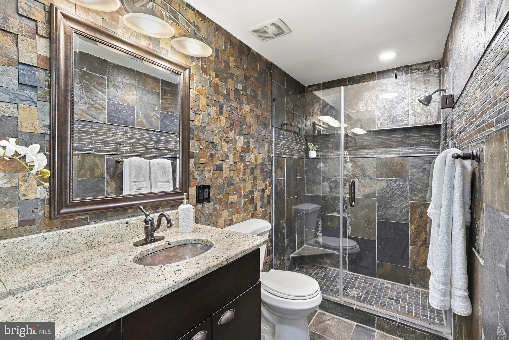 LEE PINES - Residential