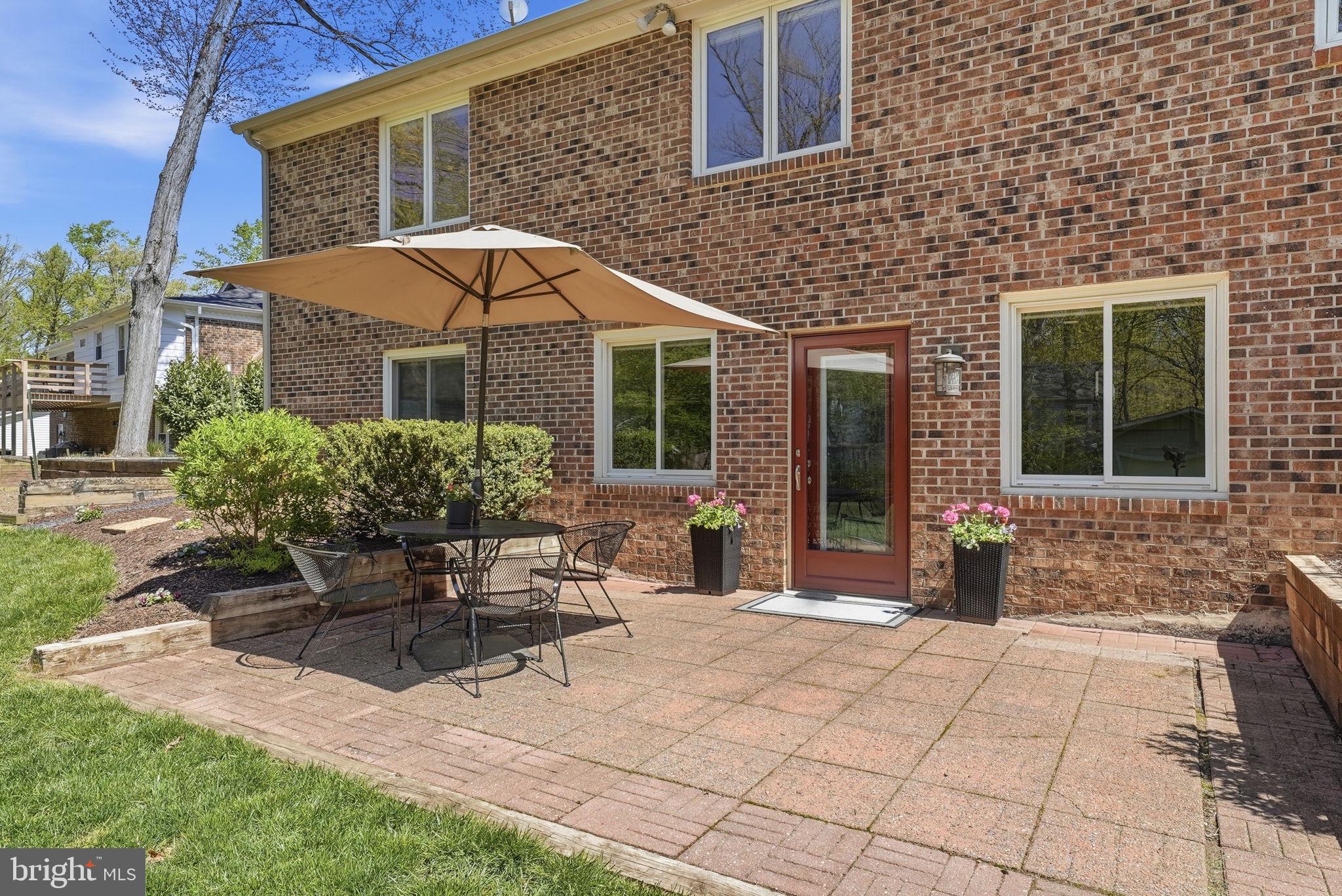 LEE PINES - Residential