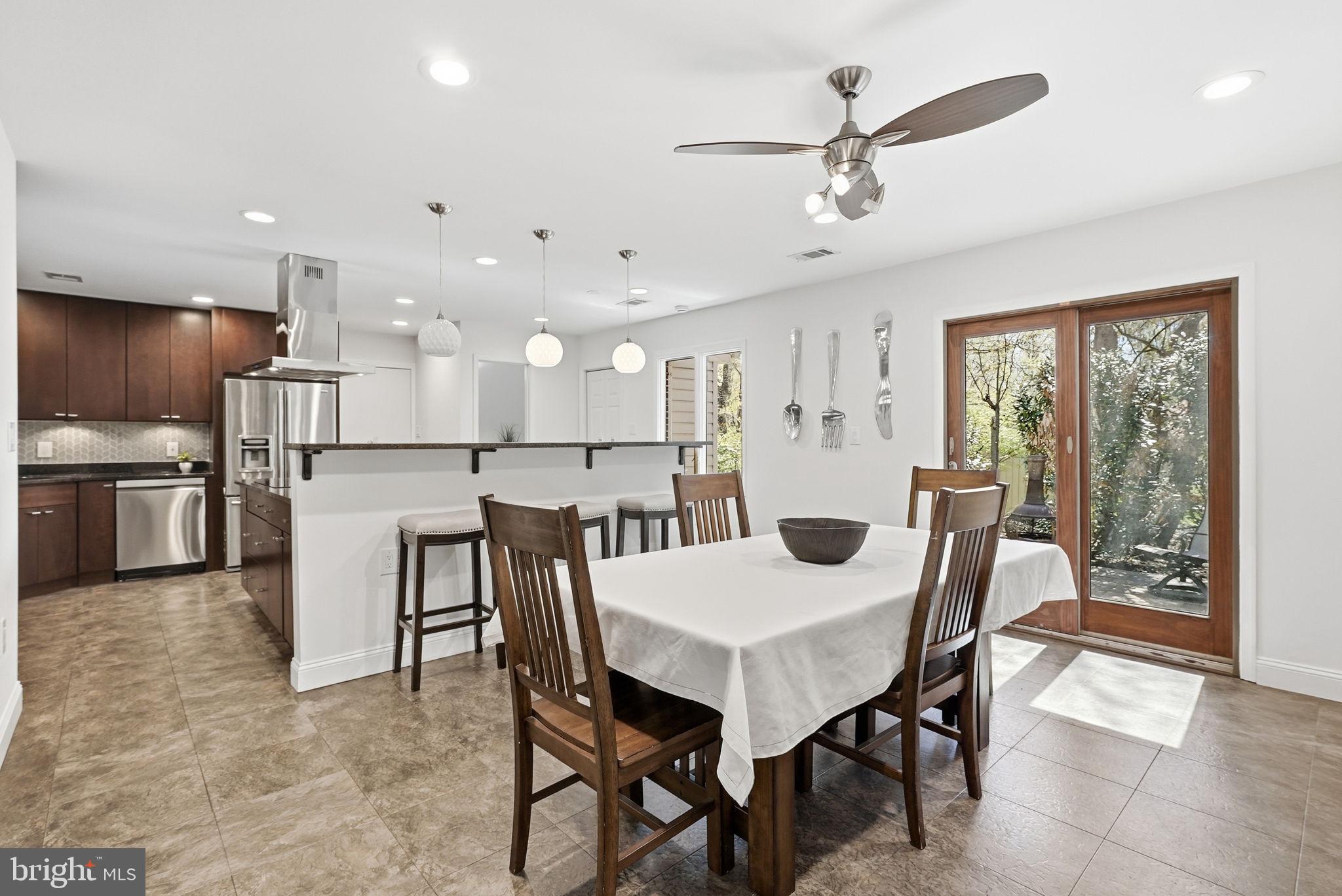 LEE PINES - Residential