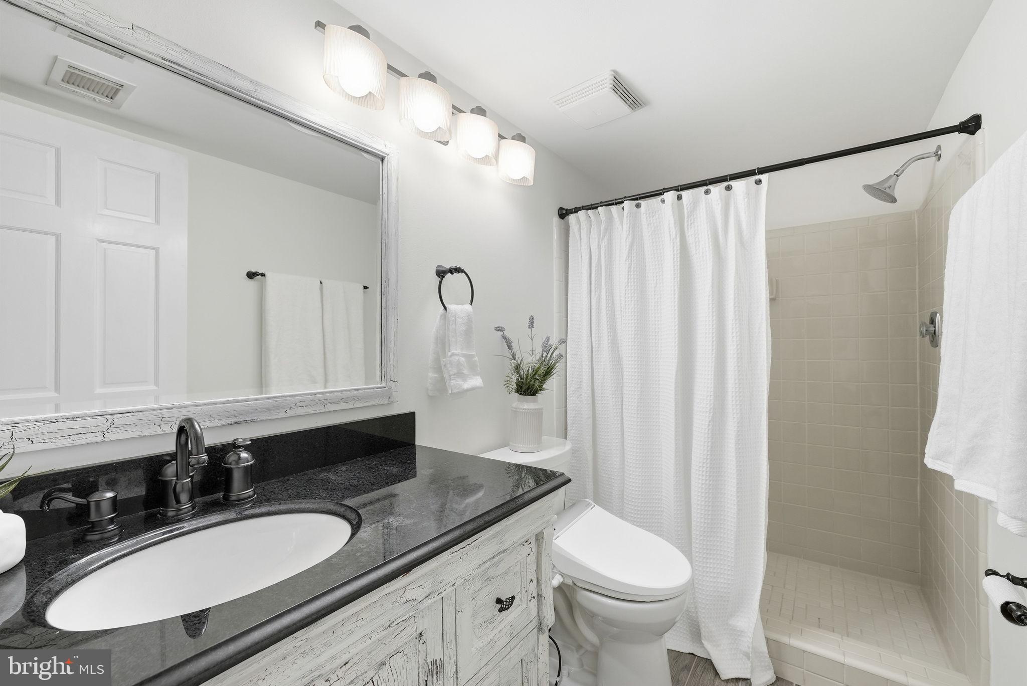 LEE PINES - Residential