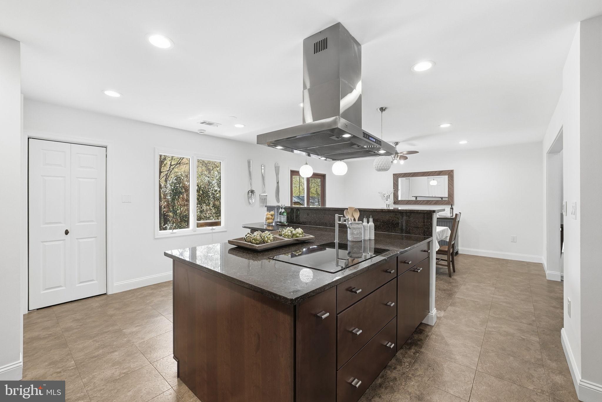 LEE PINES - Residential