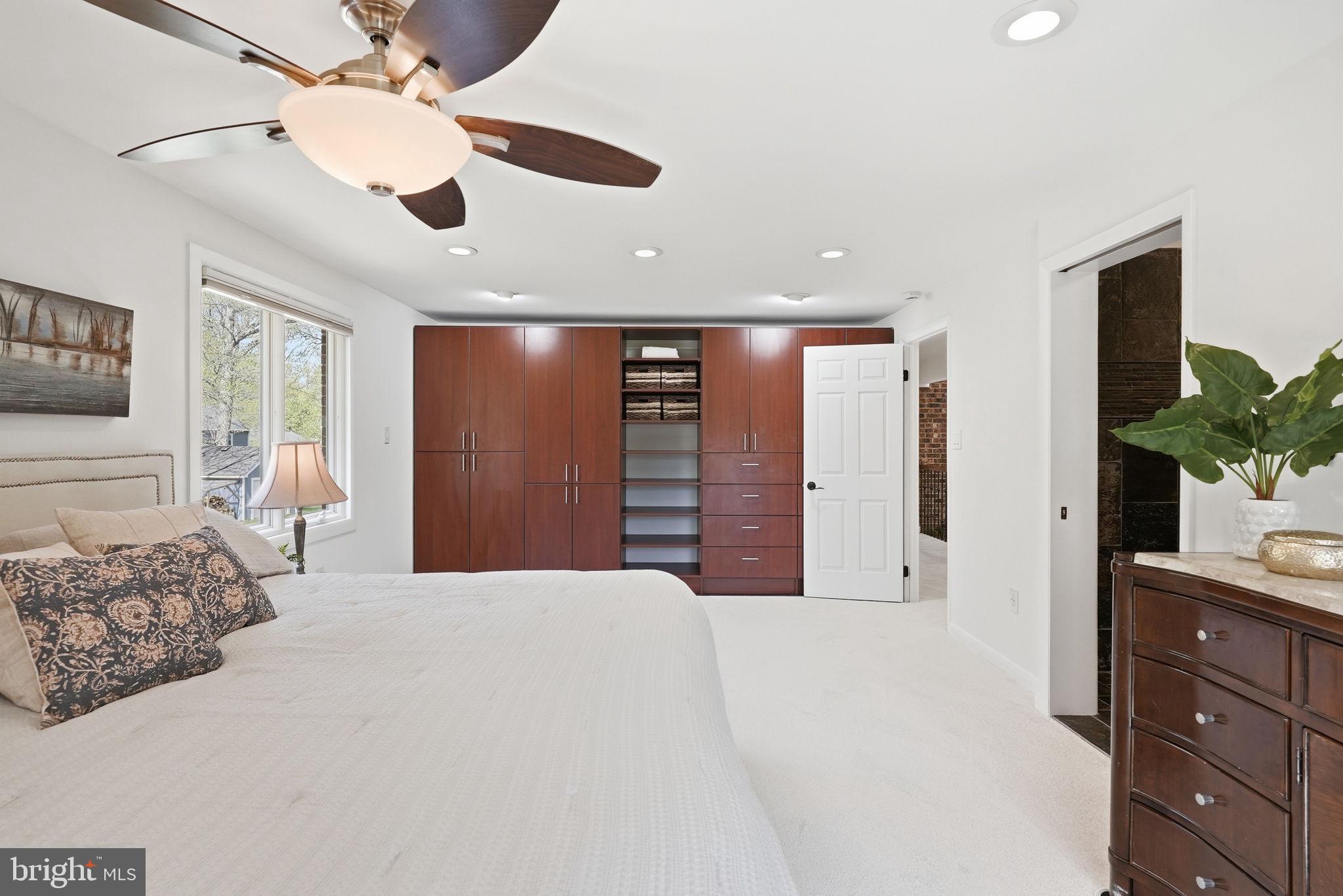 LEE PINES - Residential