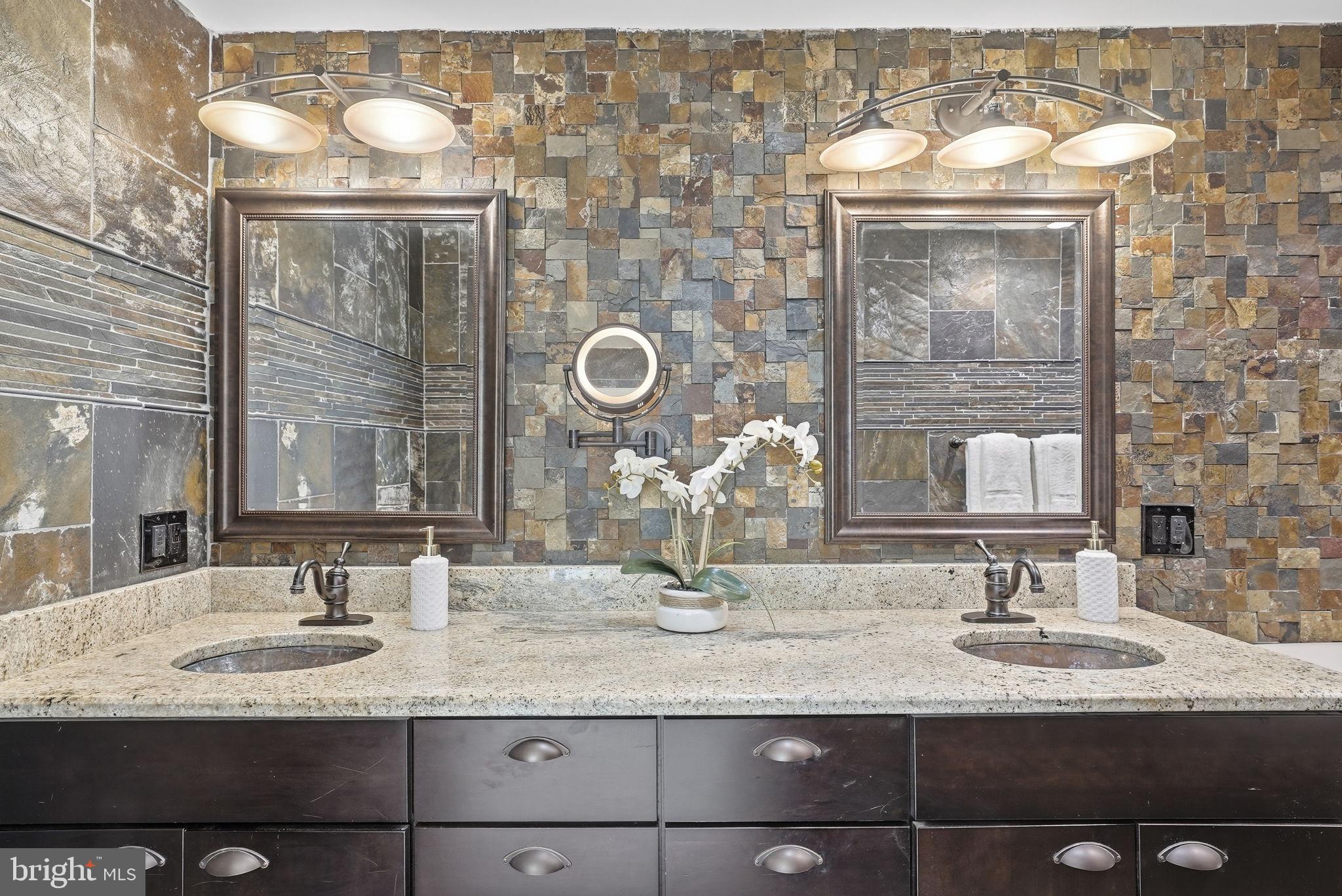 LEE PINES - Residential