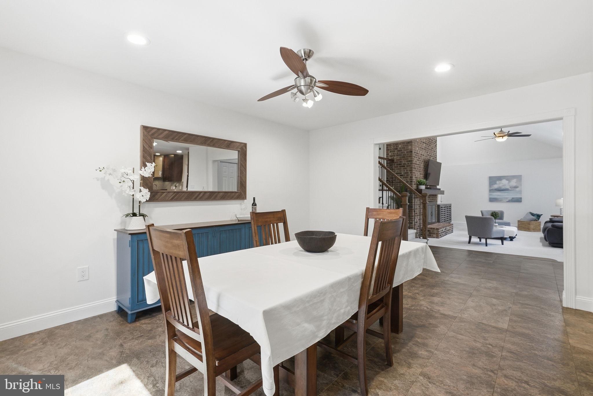 LEE PINES - Residential