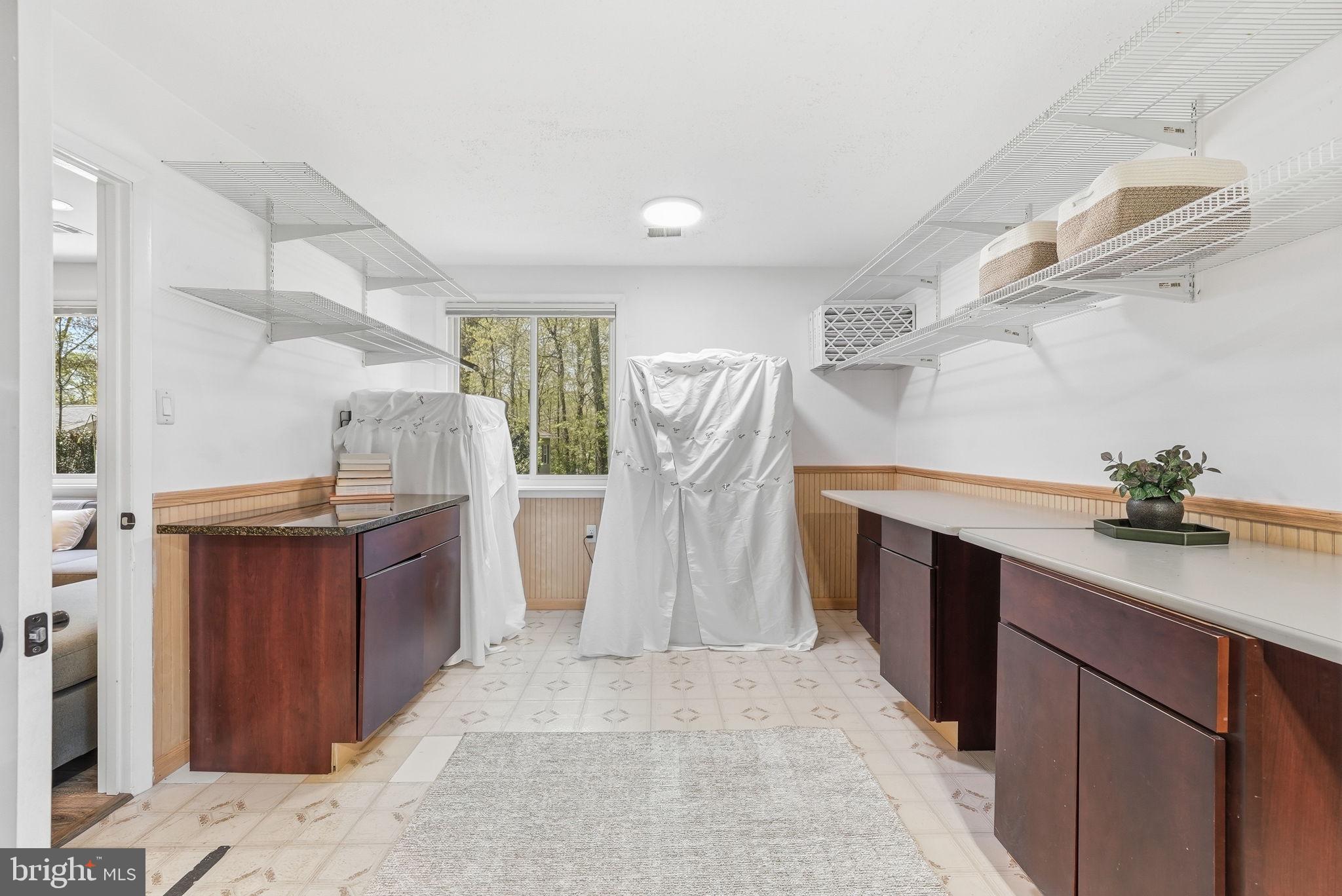 LEE PINES - Residential