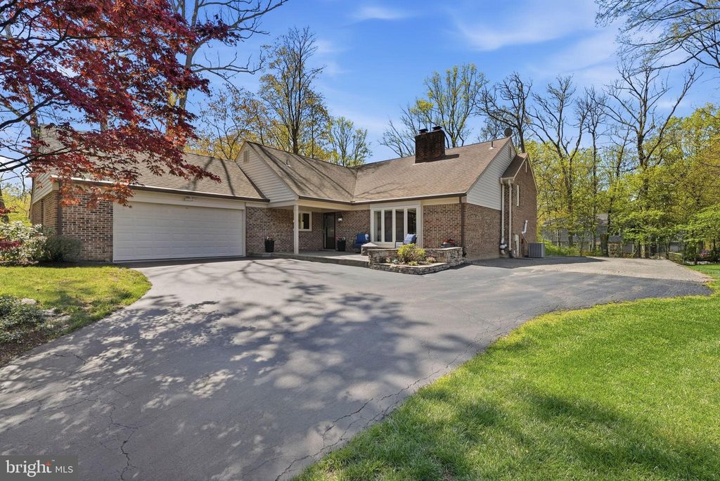 Photo of 5006 Pheasant Ridge Road, FAIRFAX, VA 22030 (MLS # VAFX2300496)