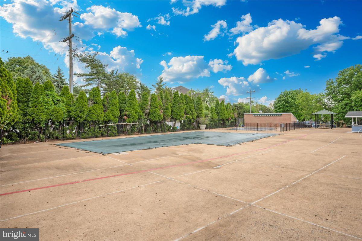 THE MEADOWS - Residential