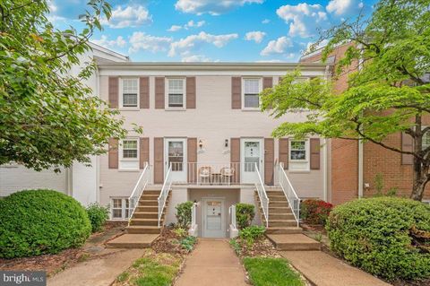 Photo of 14553 Golden Oak Road, CENTREVILLE, VA 20121 (MLS # VAFX2303278)