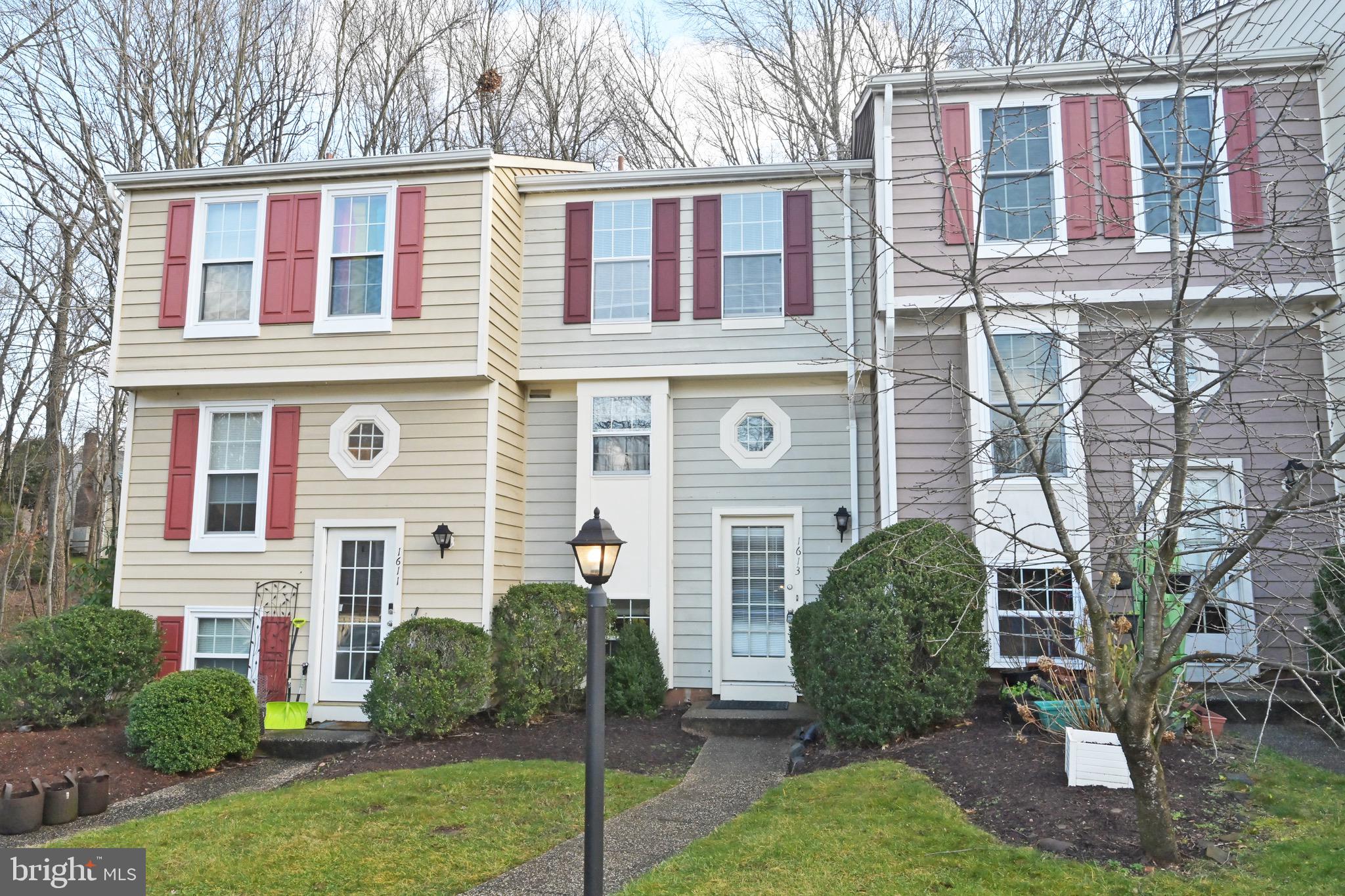 THORNHILL - Residential