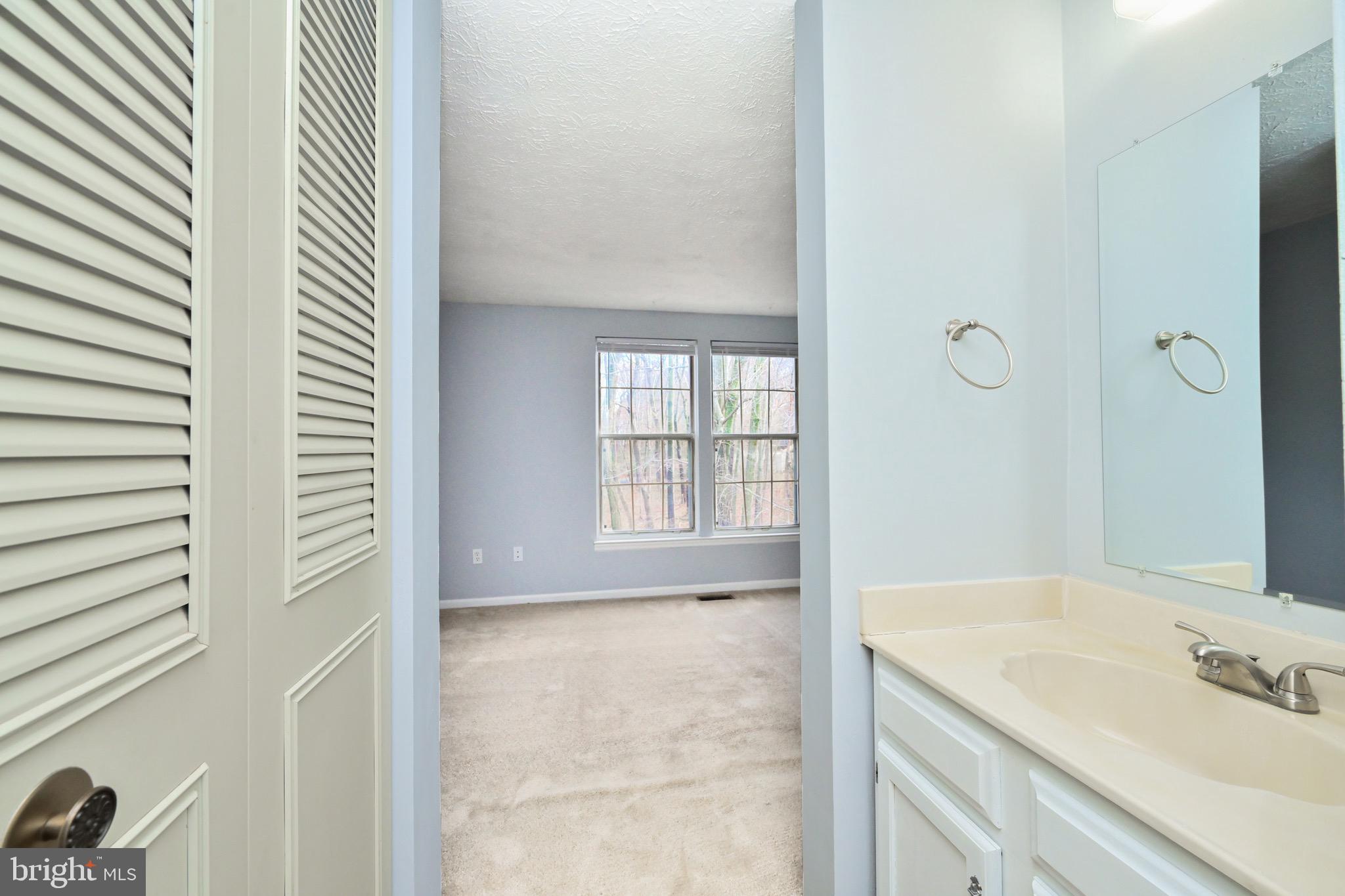 THORNHILL - Residential