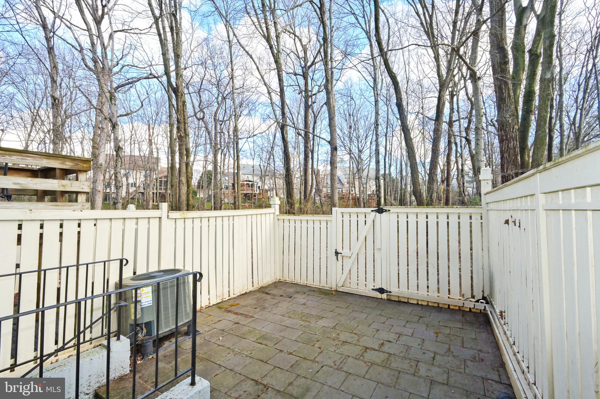 THORNHILL - Residential