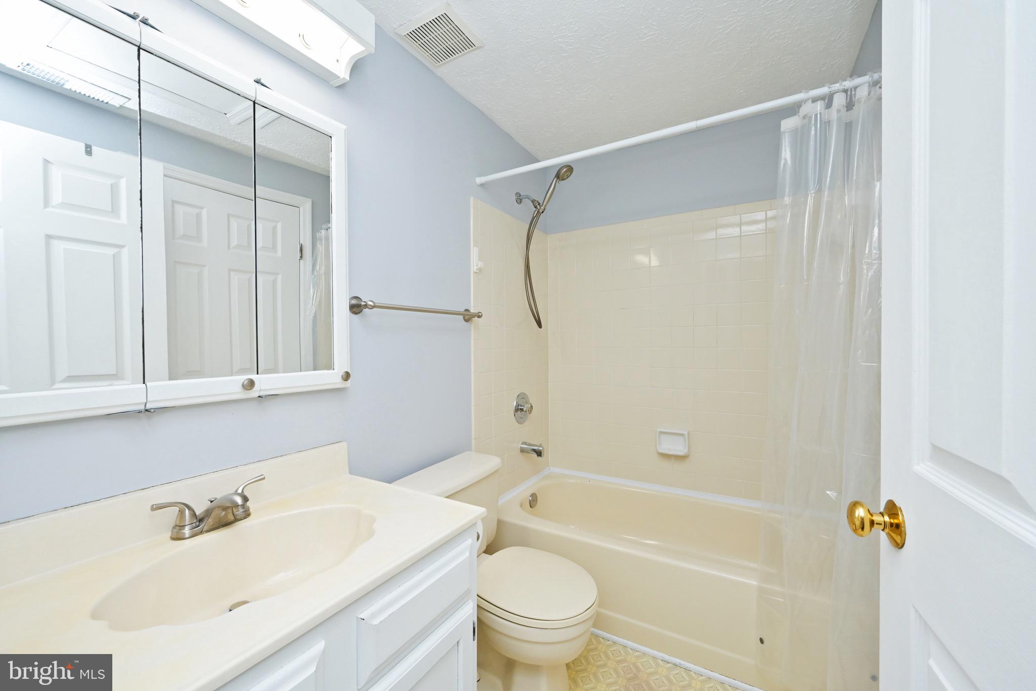 THORNHILL - Residential