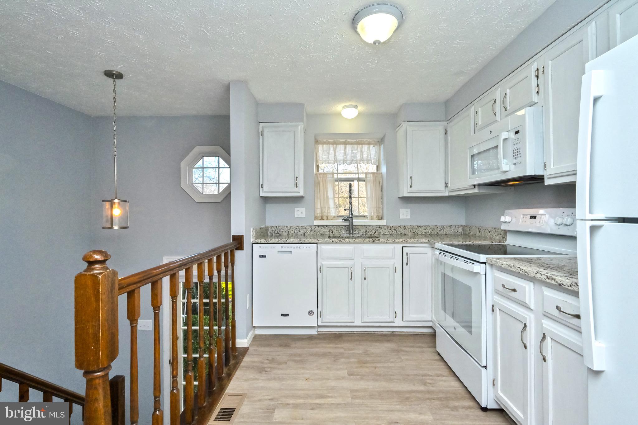 THORNHILL - Residential