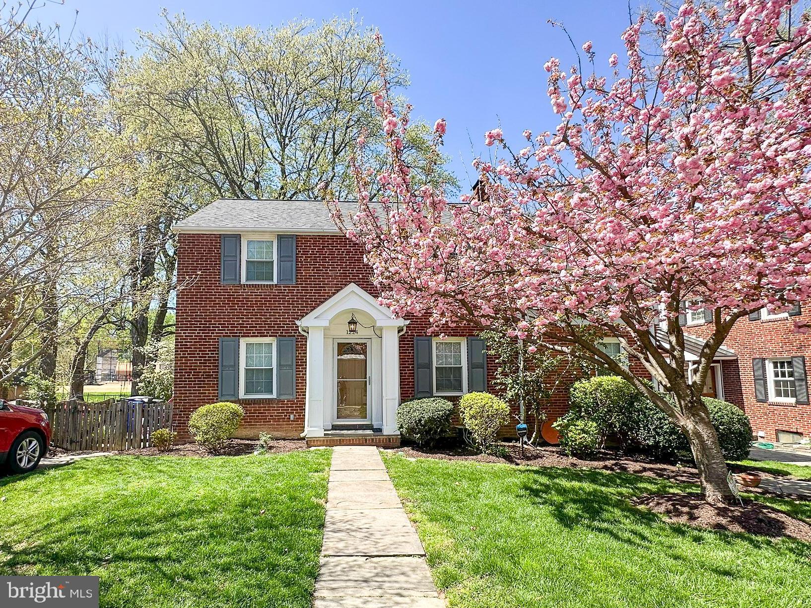 MADISON MANOR - Residential