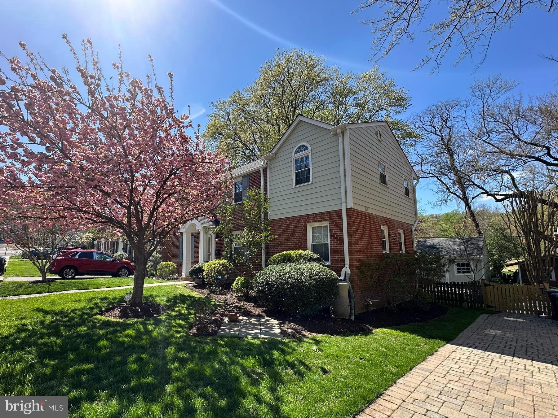 MADISON MANOR - Residential