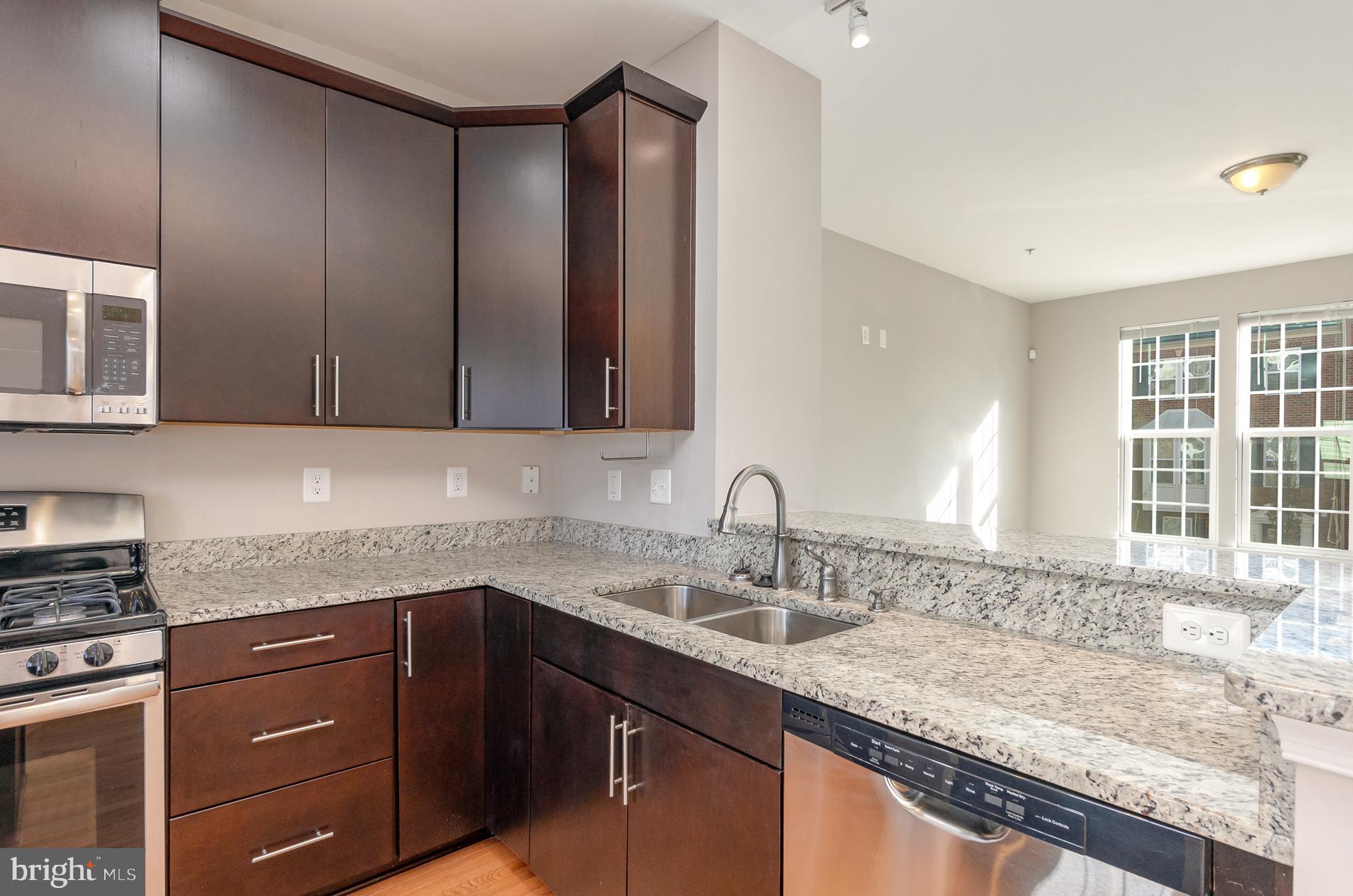 HOWARD SQUARE - Residential