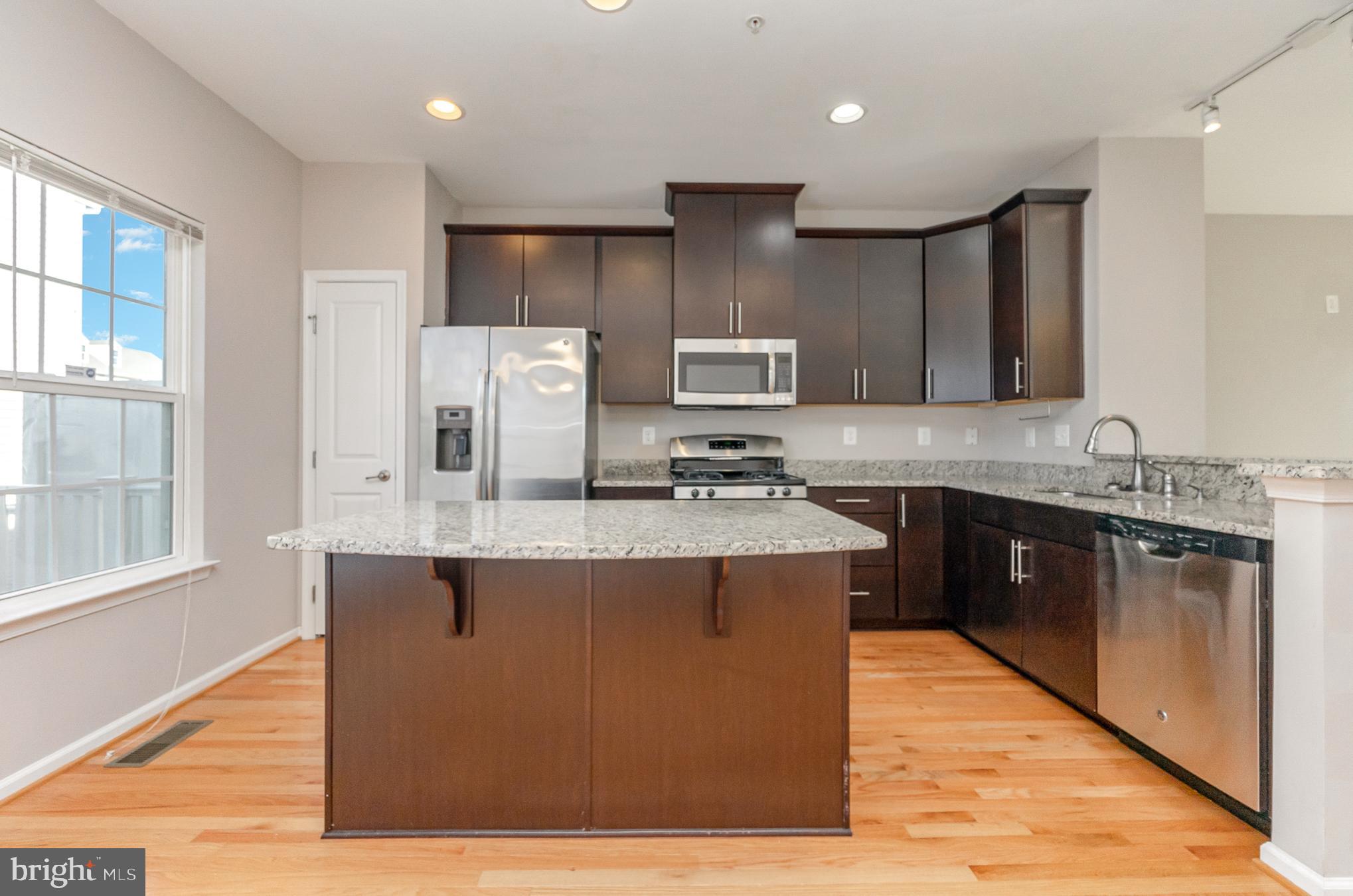 HOWARD SQUARE - Residential