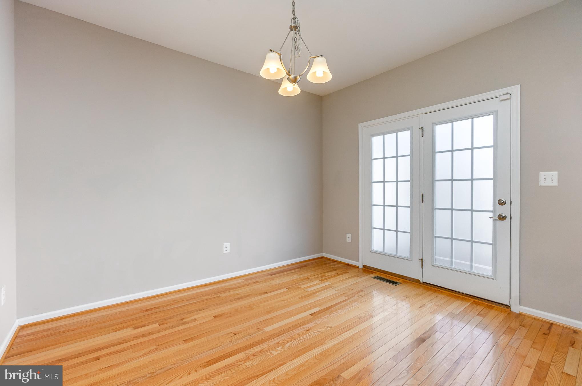 HOWARD SQUARE - Residential