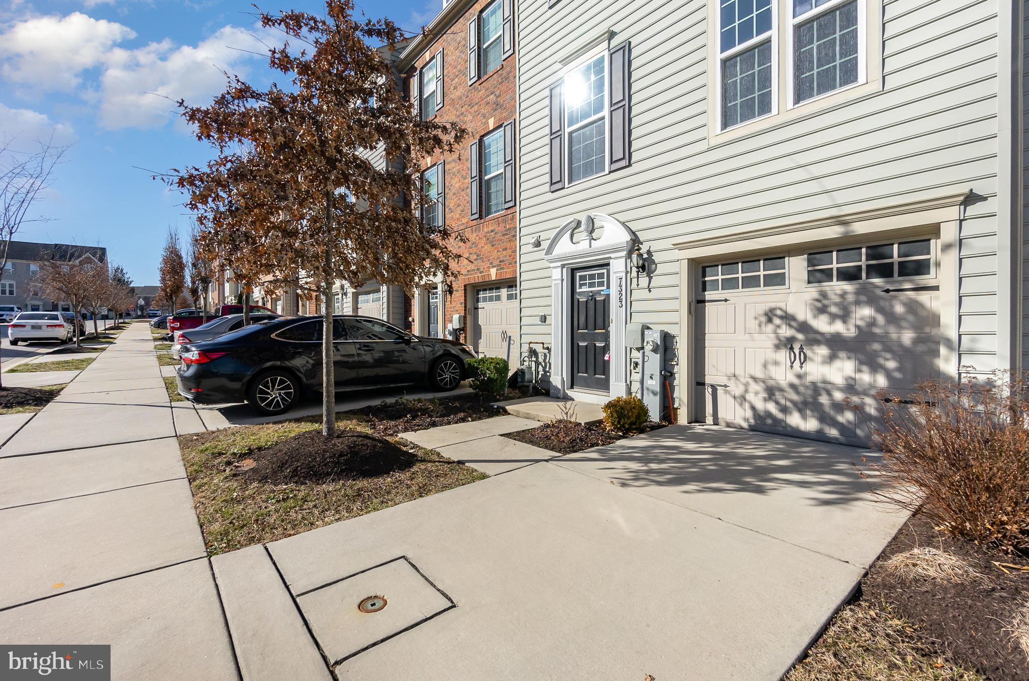 HOWARD SQUARE - Residential