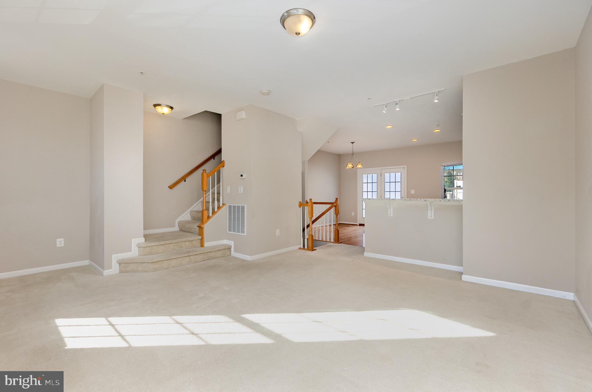 HOWARD SQUARE - Residential