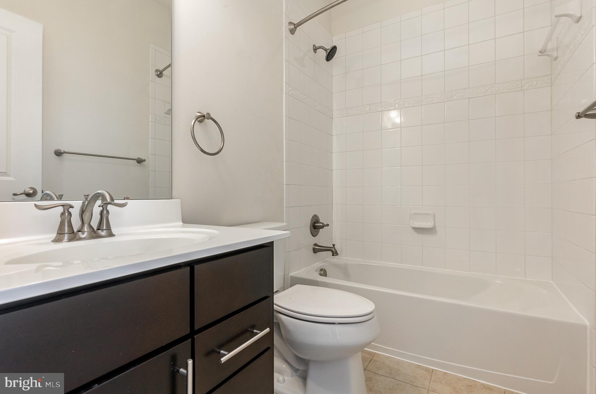 HOWARD SQUARE - Residential